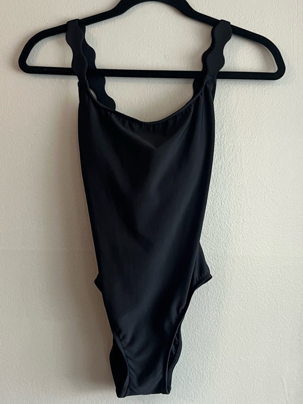 Vintage Jones New York Black Crossback Scallop-Strap One-Piece Swimsuit